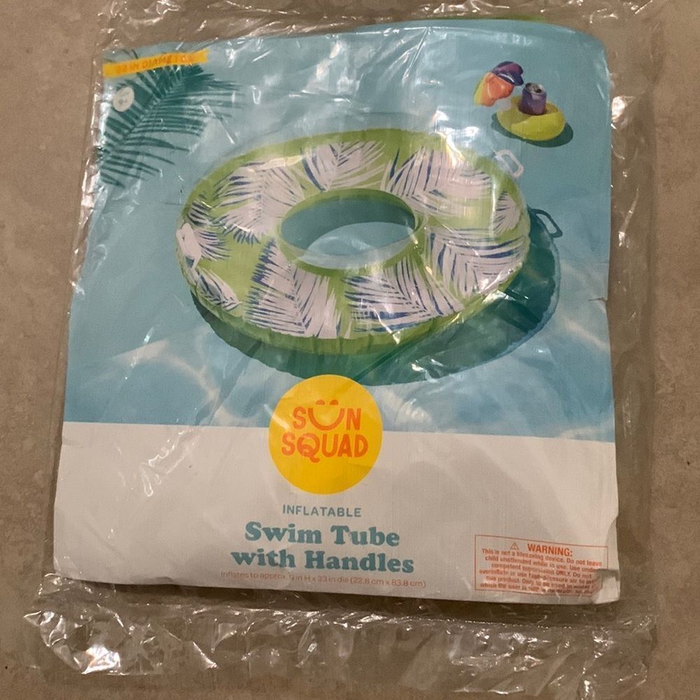 3for$20 NWT swim tube with handles 33 inch diameter 9+